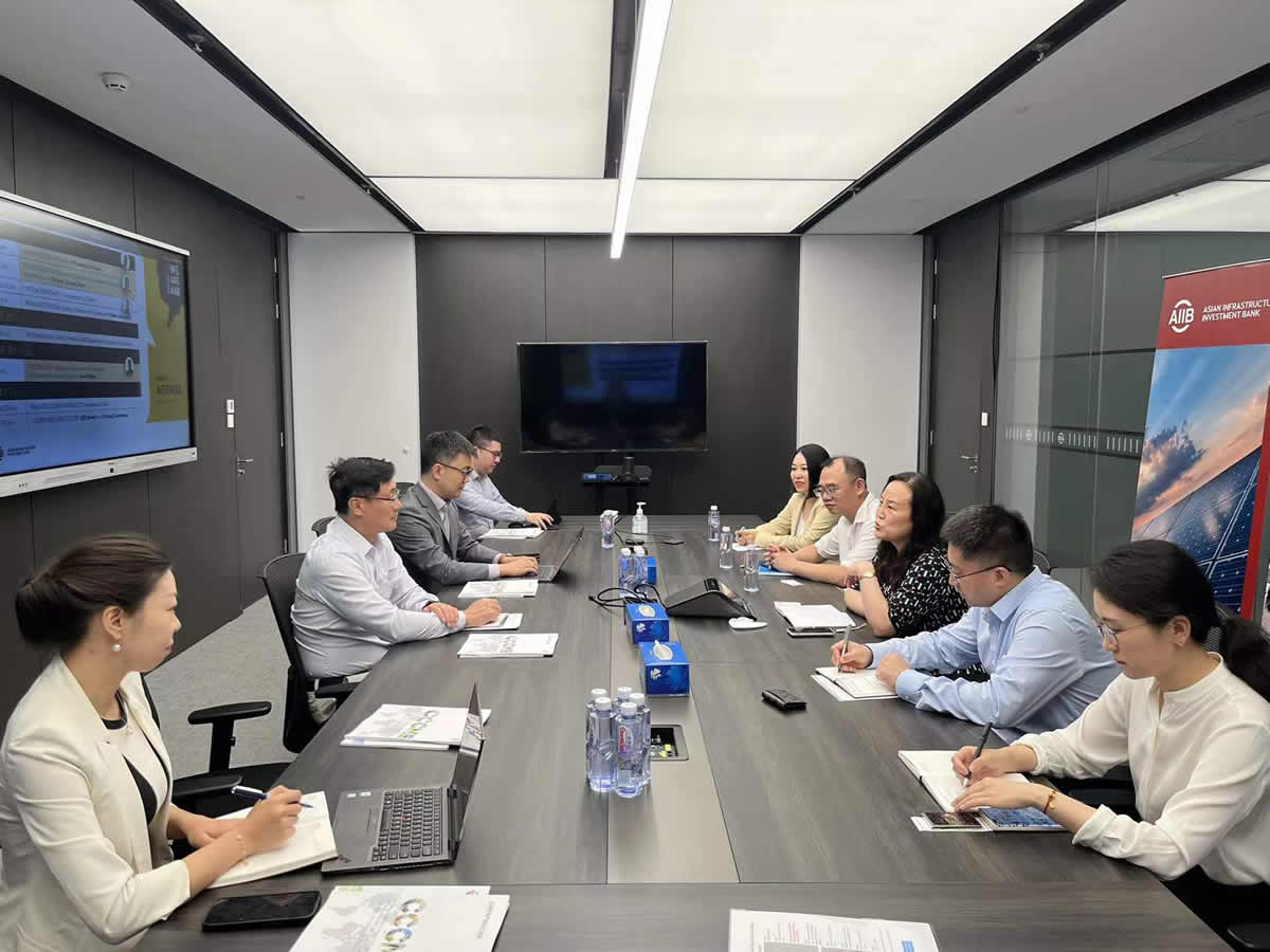 2022年7月，劉春副會長赴亞洲基礎設施投資銀行進行工作交流